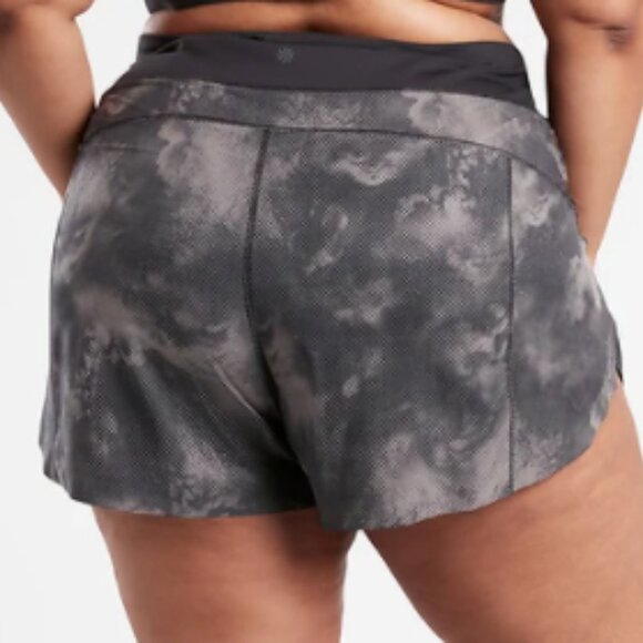 New athleta Printed Run With It 3.5" Shorts Plus Size 3X in Nebula Black - Picture 2 of 2